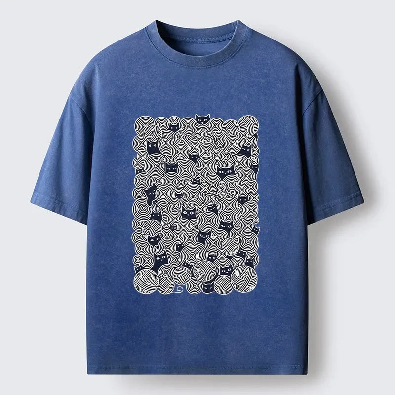 Kyoto-Lion Tiny Black Cats Hide In Yarn Balls Washed T-Shirt