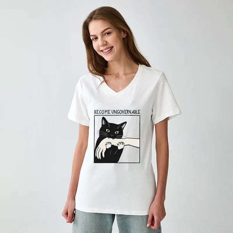 Kyoto-Lion Black Cat Biting V-Neck Classic T-Shirt