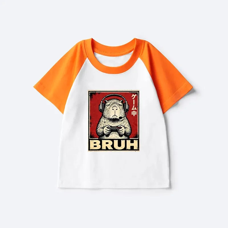 Kyoto-Lion Funny Capybara Playing Games Kids Raglan T-shirt