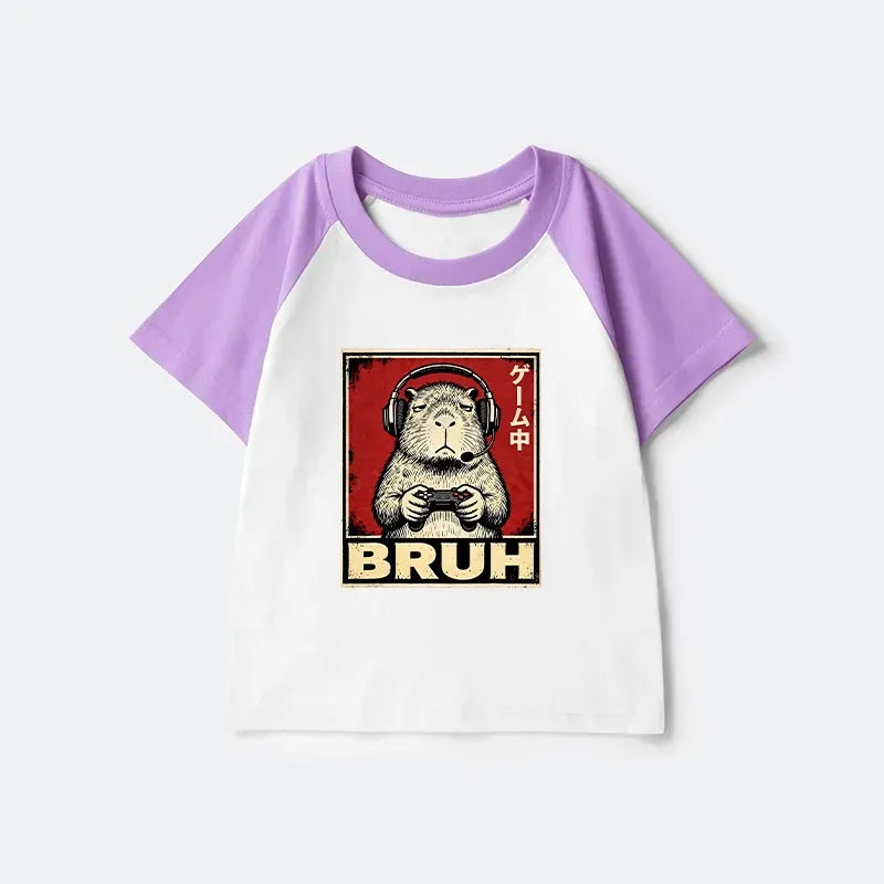 Kyoto-Lion Funny Capybara Playing Games Kids Raglan T-shirt