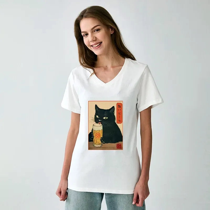 Kyoto-Lion Cat Holding A Glass Of Beer V-Neck Classic T-Shirt