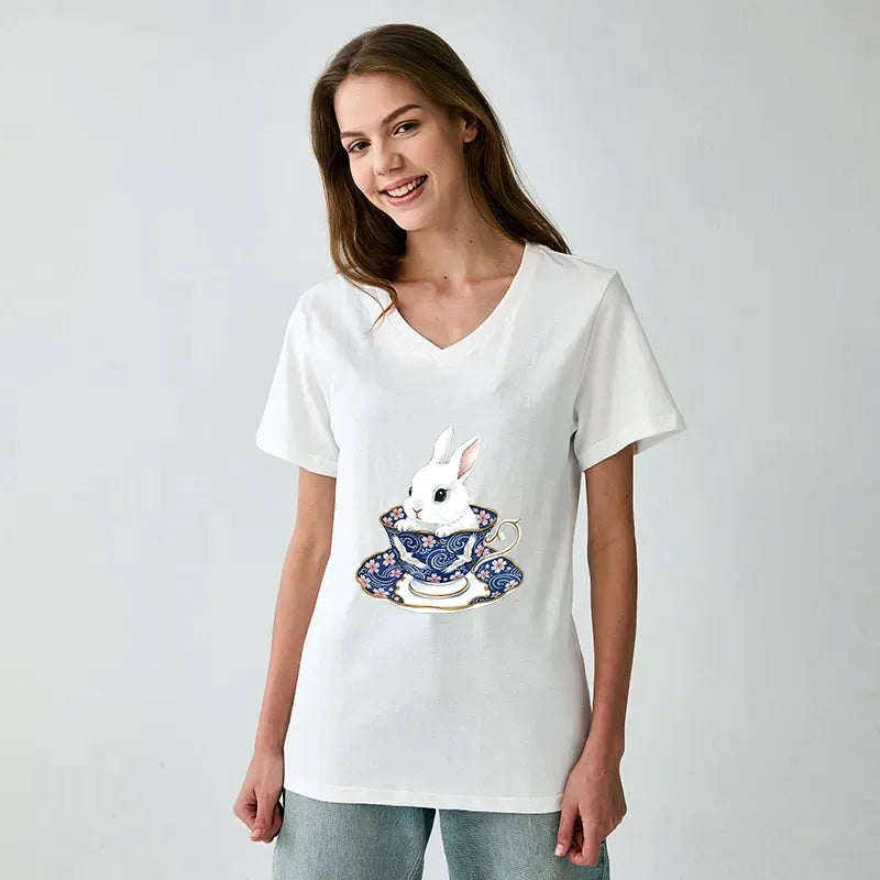 Japanese Rabbit Tea Set V-Neck T-Shirt