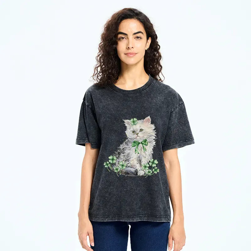 Kyoto-Lion St Patricks Day Cat Clover Washed T-Shirt
