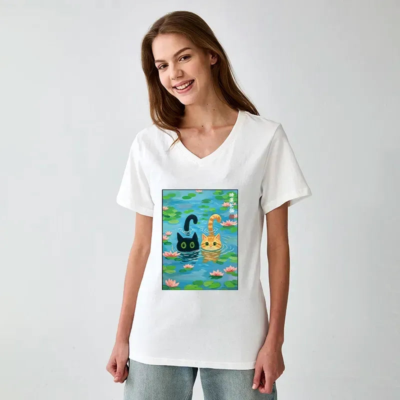 Kyoto-Lion Cats In The Lotus Pond V-Neck Classic T-Shirt