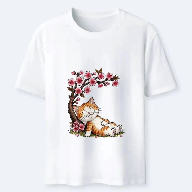 Kyoto-Lion Cat Sleeps Under Sakura Classic T-Shirt