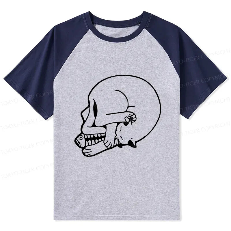 Kyoto-Lion Funny Cat Eating Fish Raglan T-shirt