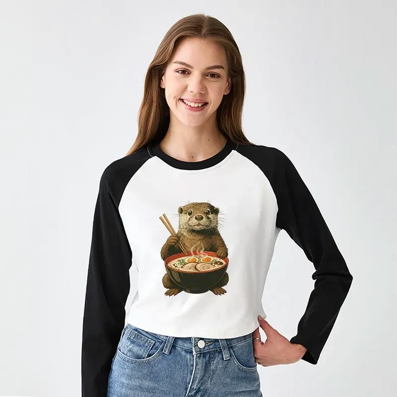 Kyoto-Lion Japanese Otter Eating Ramen Women's Crop Raglan T-Shirt