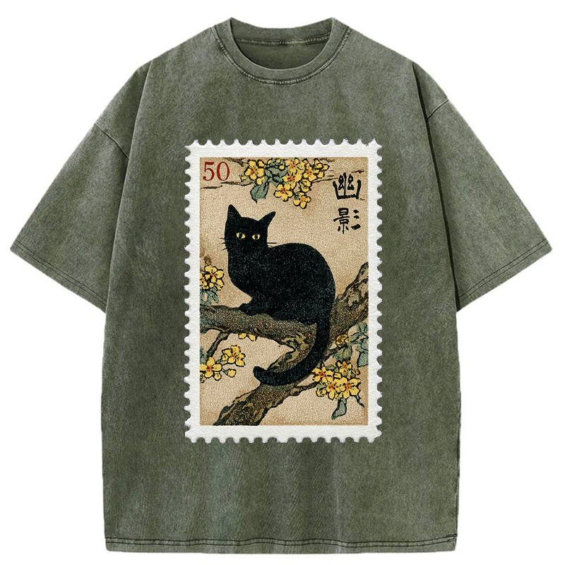 Japanese vintage black cat t-shirt for daily wear
