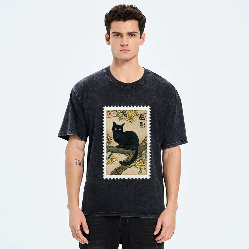 Japanese vintage black cat t-shirt for daily wear