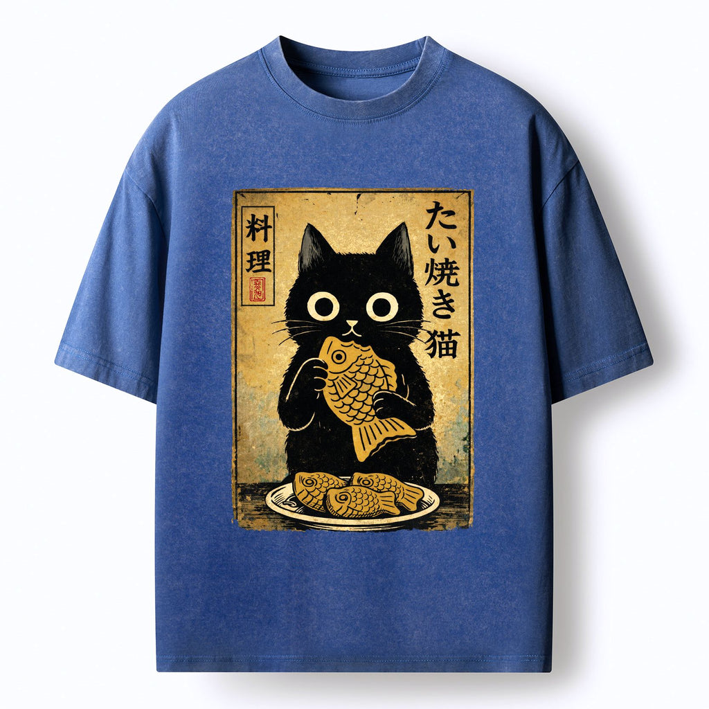 cute black cat eating taiyaki t-shirt