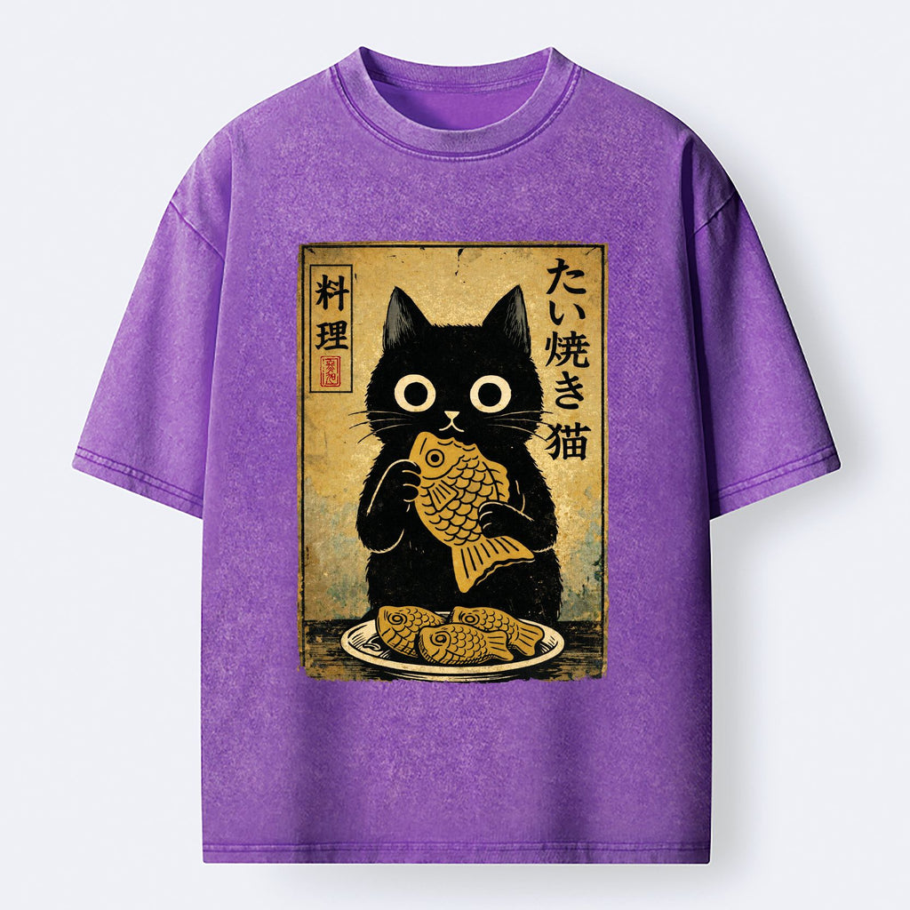 cute black cat eating taiyaki t-shirt