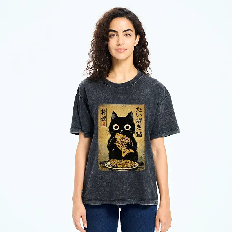 cute black cat eating taiyaki t-shirt