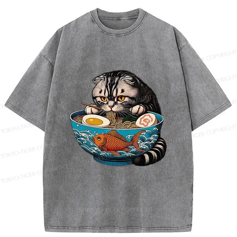japanese cat eating ramen t-shirt