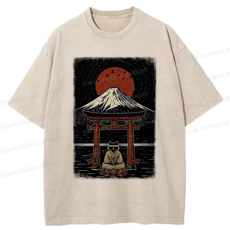Kyoto-Lion Samurai Cat In Meditation Washed T-Shirt