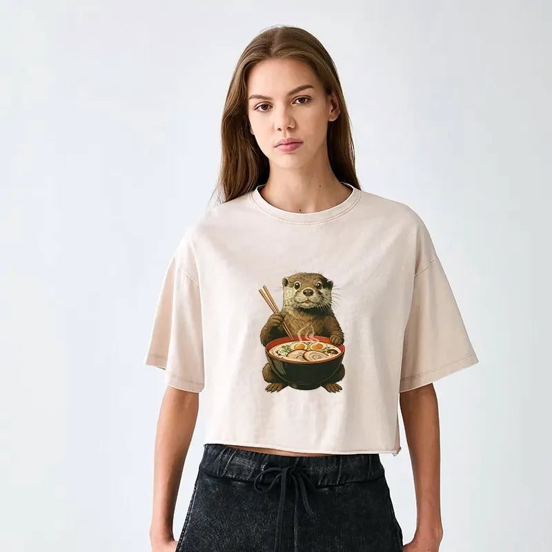 Kyoto-Lion Japanese Otter Eating Ramen Women's Washed Crop T-Shirt