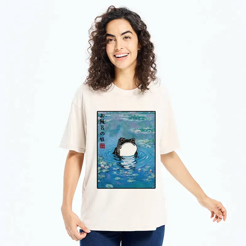 Japanese Style Frog in Bath T-Shirt for Streetwear