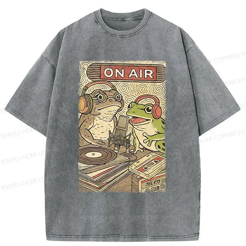 Japanese frog and toad graphic tee