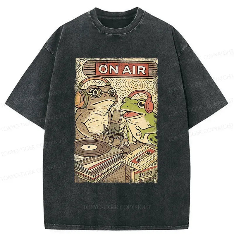 Japanese frog and toad graphic tee
