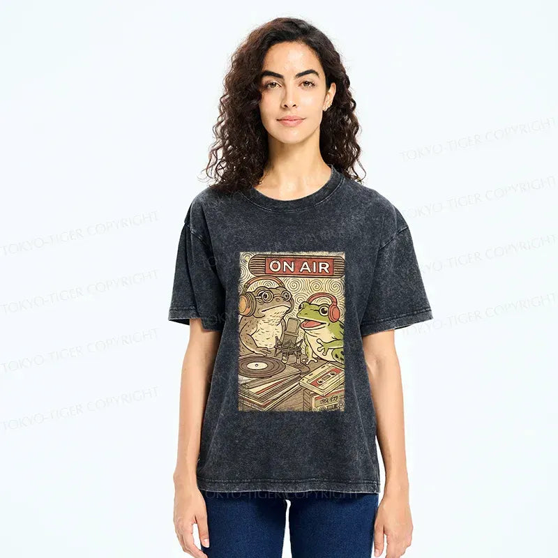 Japanese frog and toad graphic tee